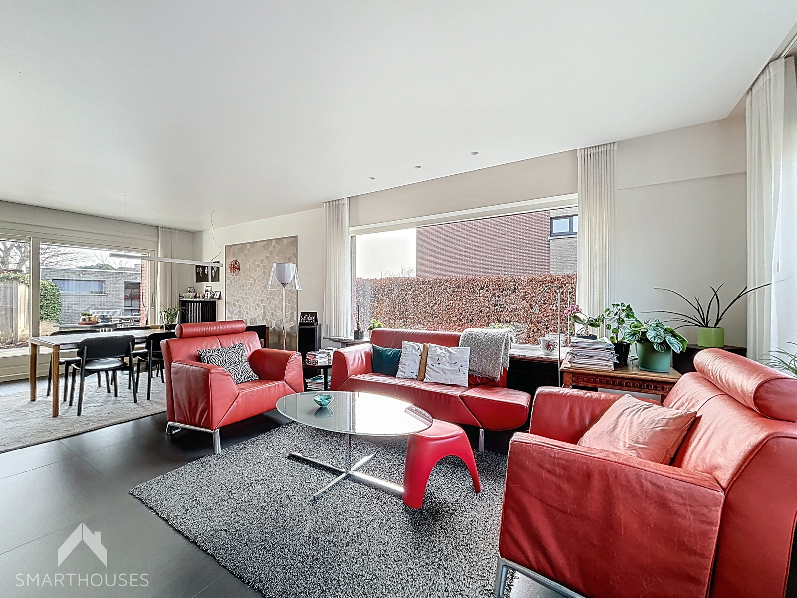 Ruime alleenstaande woning met 4 slpks, bureel en garage  - foto 3