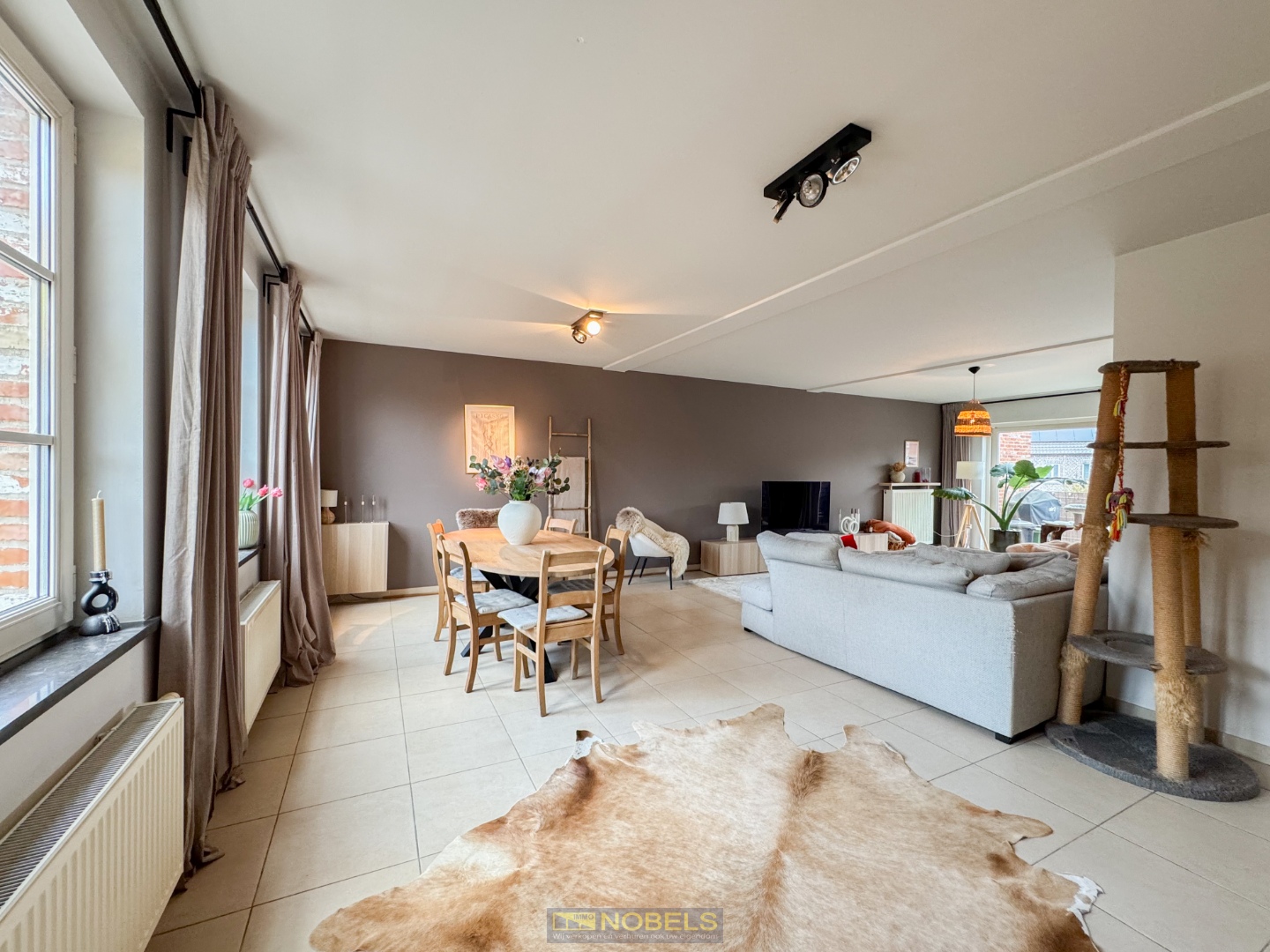 Te koop, Verzorgd appartementsgebouw met 2 wooneenheden en garages op centrale ligging te Nazareth! - foto 4