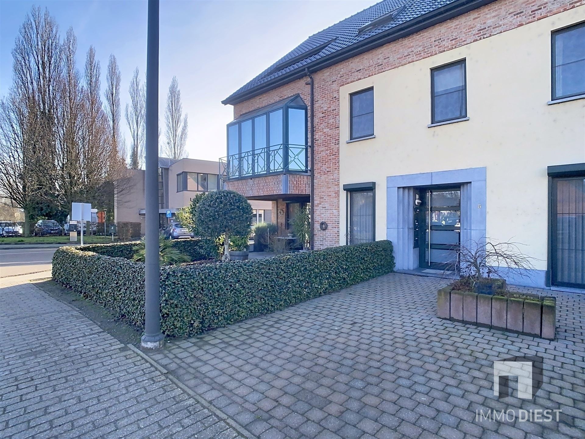 Topligging: gelijkvloers appartement mét garage en kelder - foto 4