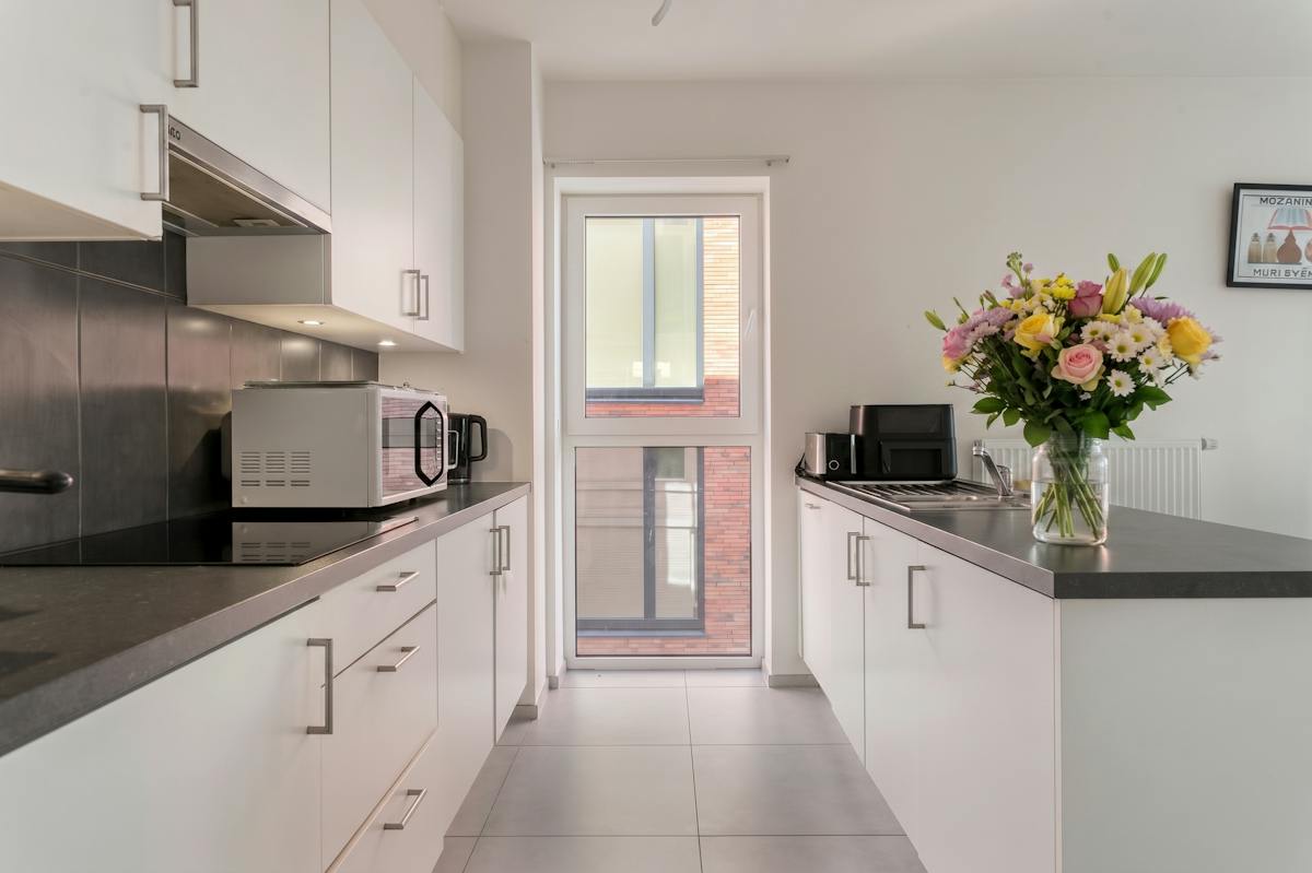Recent 2-slaapkamer appartement met staanplaats te koop! - foto 4