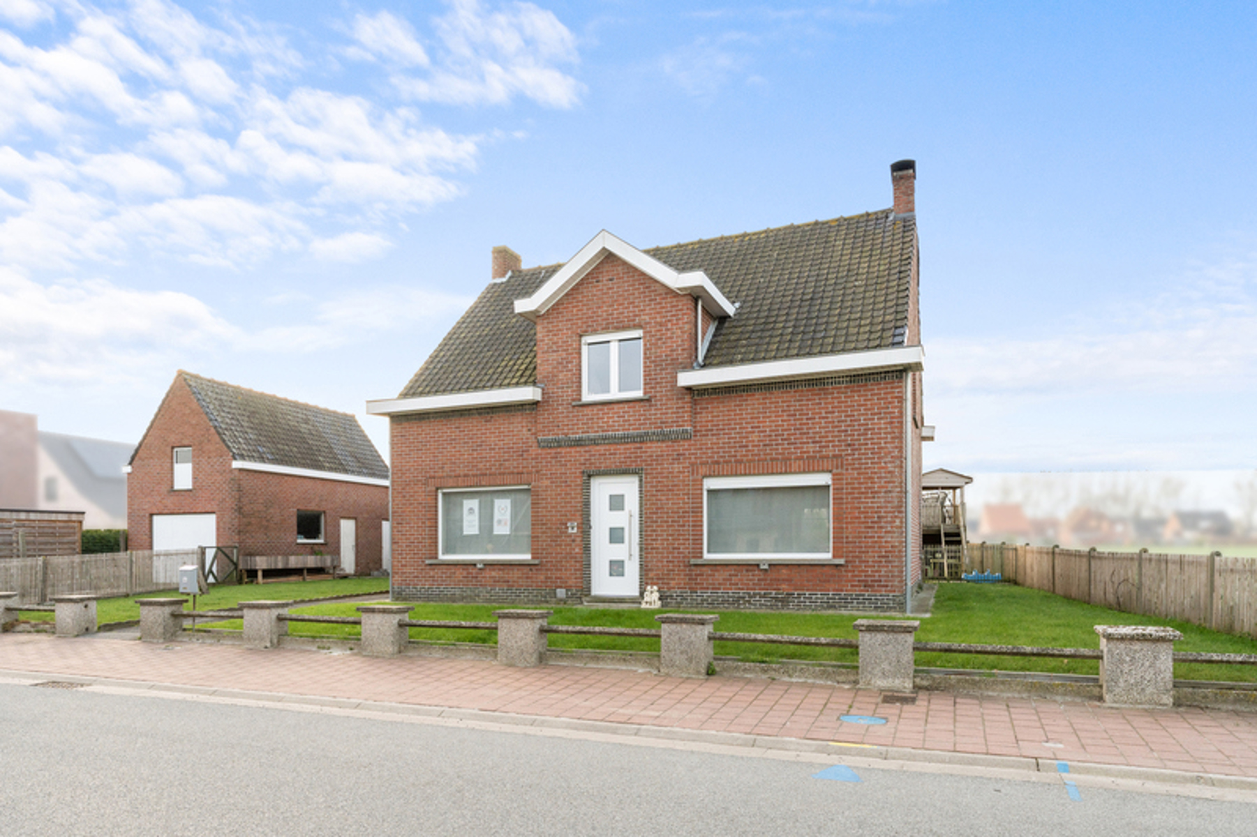 Rustig gelegen alleenstaande woning met tuin en garage. - foto 4