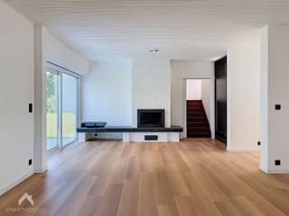 <p>Instapklare vrijstaande woning op een sublieme locatie bestaande uit een inkomhal met ingemaakte vestiairekast en afzonderlijk toilet. Ruime lichtrijke leefruimte met eet-en zithoek, ruime uitgeruste keuken, garage met sectionale poort en 2 ruime bergingen + douche en een privatieve tuin met aangelegd terras en serre. <br />Op het verdiep is een nachthal die toegang biedt naar 4 volwaardige slaapkamers en een ingerichte badkamer (inloopdouche, lavabomeubel en toilet).</p>
<p>Extra troeven:</p>
<ul>
<li>Energiezuinig</li>
<li>Voorzien van zonnepanelen</li>
<li>Airco’s</li>
<li>Regenwaterput</li>
<li>Elektrische zonnesreens</li>
<li>Private oprit voor meerdere wagens</li>
<li>Mooie landelijke verzichten</li>
<li>Instapklaar</li>
</ul>
<p></p>
<p>Deze woning is te koop ZONDER makelaar via het concept van Smart Houses! Wenst u verdere inlichtingen of bezoek? Contacteer rechtstreeks de eigenaar via 0496/44.73.44</p>