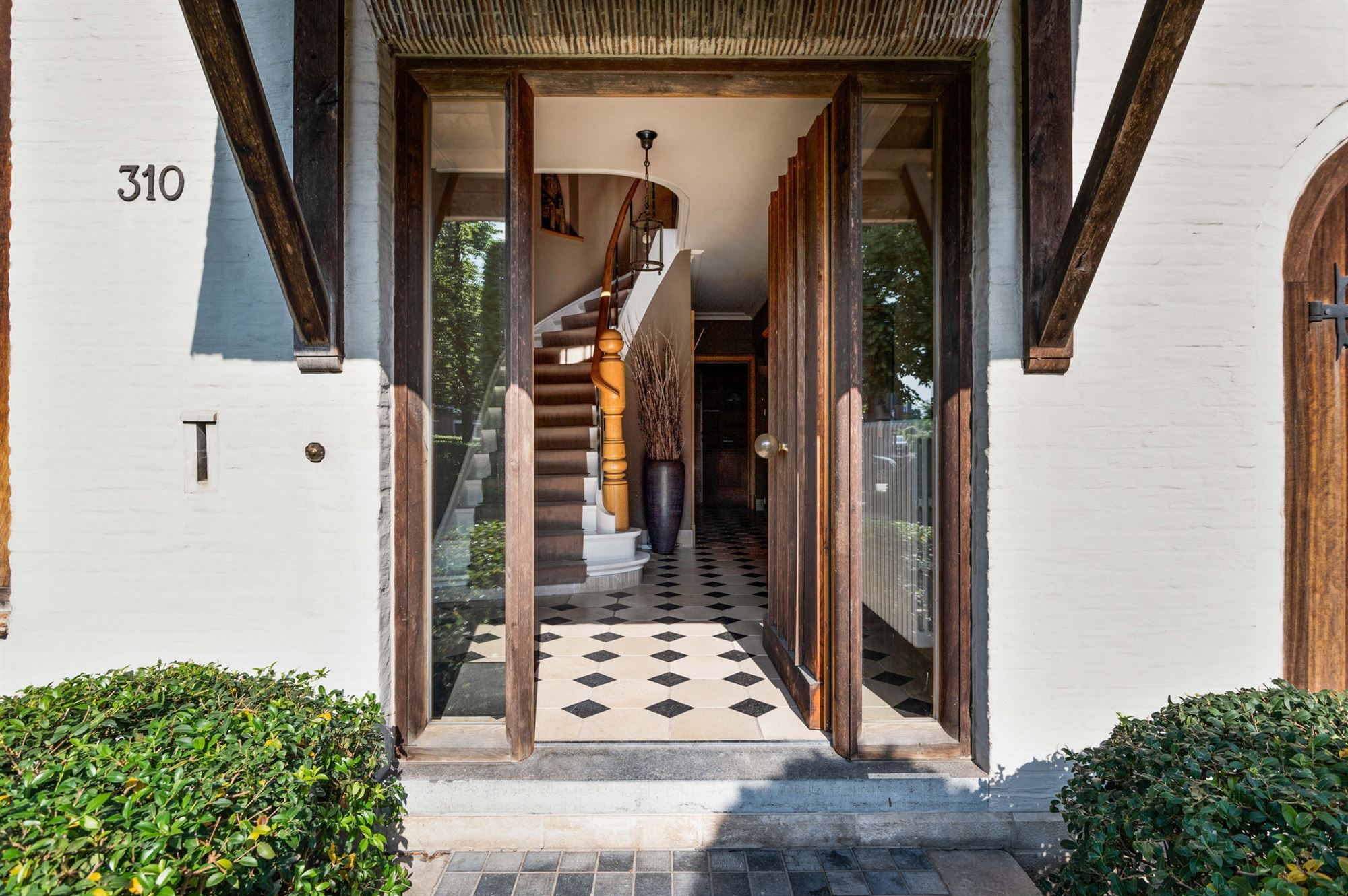 Karaktervolle villa in Engelse Cottage stijl met bijgebouwen nabij het centrum  - foto 5
