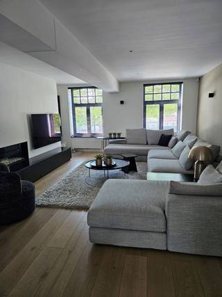 Exclusief appartement met tuinterras in hartje Mol – 185 m² pure luxeDroom je van exclusief wonen in het centrum van Mol?Dit volledig gerenoveerde...