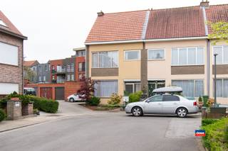 HOBOKEN | OP TE FRISSEN HALFOPEN BEBOUWING MET DRIE SLAAPKAMERS, TUIN EN DRIE GARAGEBOXEN OP EEN TOTALE GRONDOPPERVLAKTE VAN 263m² | EPC C |Indeling...