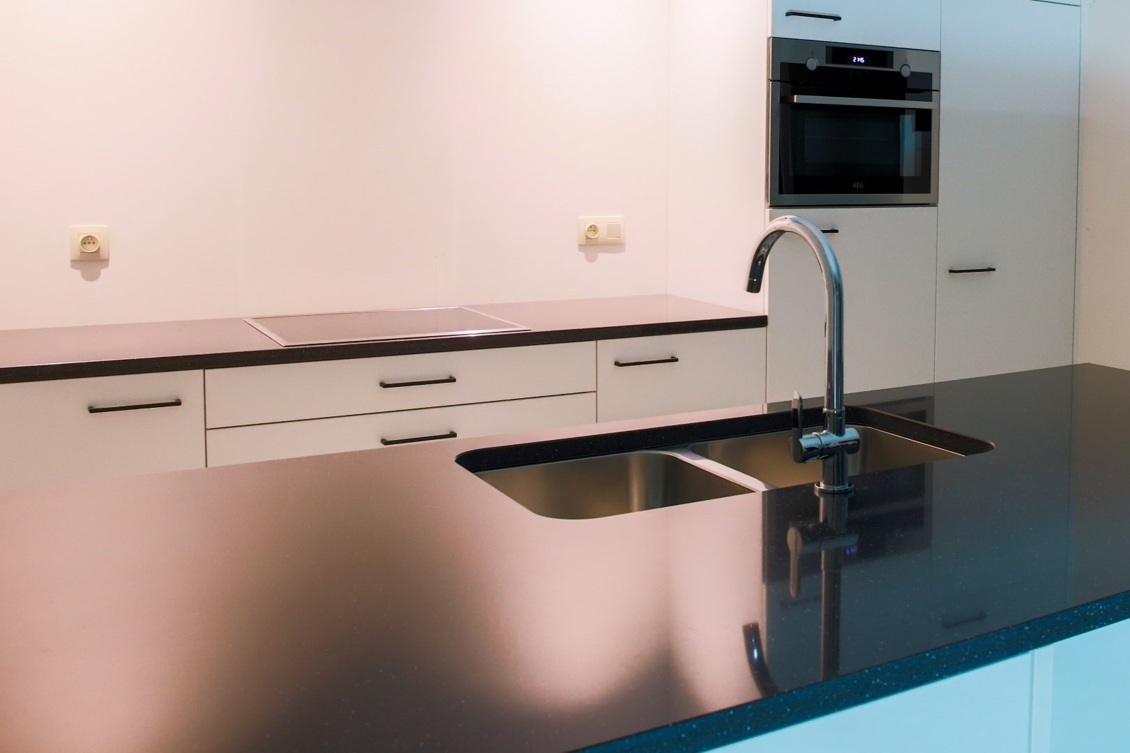 Volledige afgewerkt appartement met 2 slaapkamers en ruim terras. - foto 5