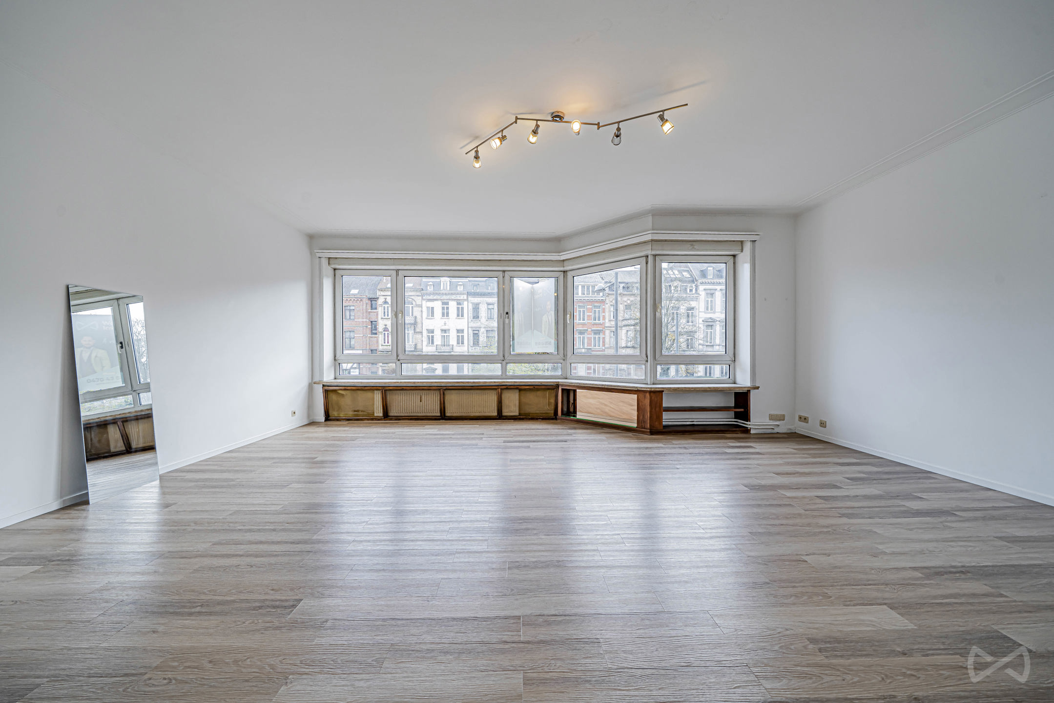 Apartment for sale in Brussels with 2 bedrooms - photo 2