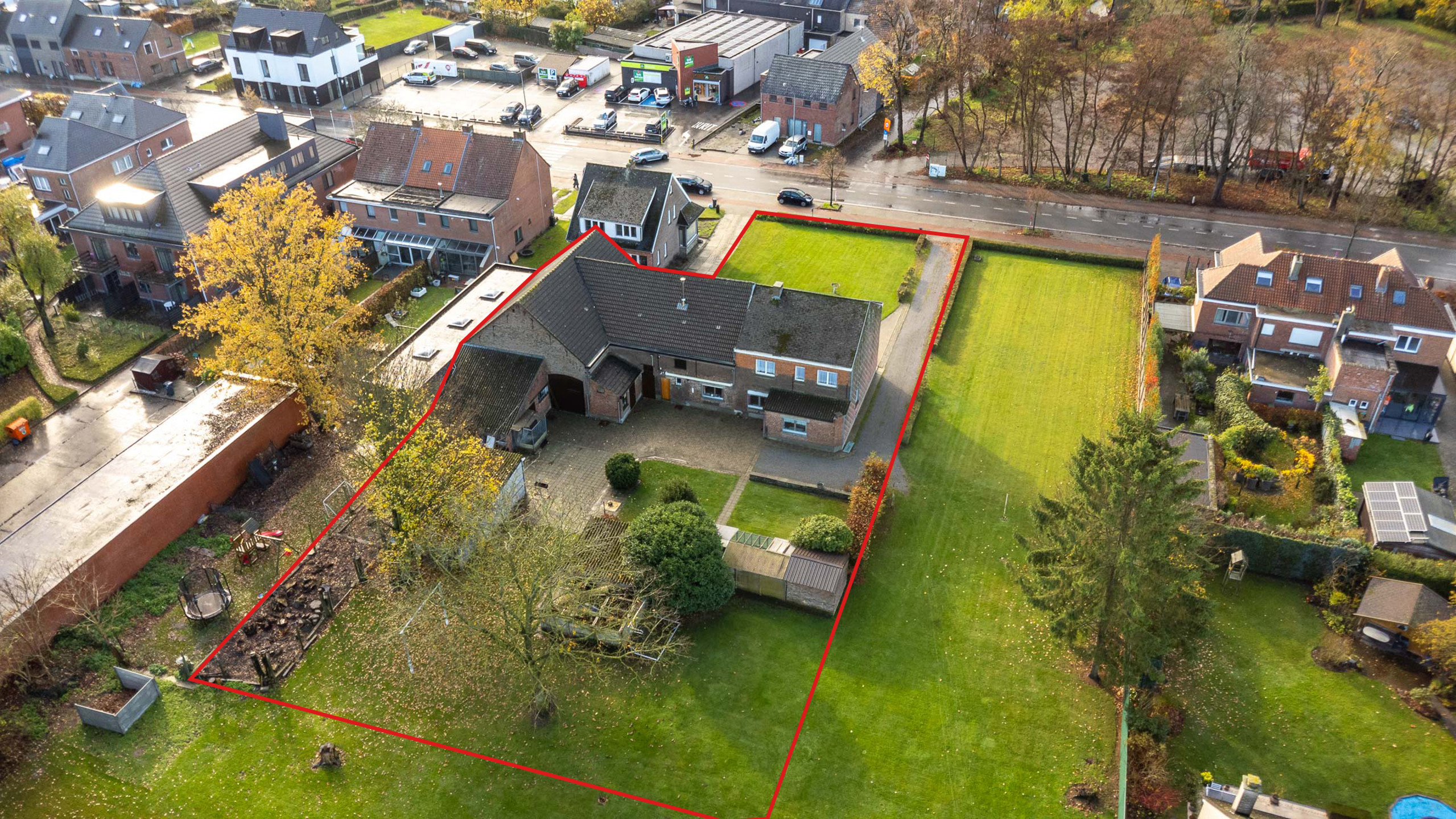 Karaktervolle woning met hoeve op ruim perceel van 2.078 m² - foto 2