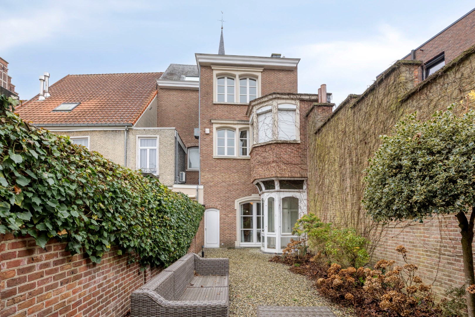 Prachtige authentieke herenwoning in het centrum van Hamme. - foto 2