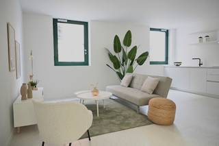 OPEN HUIS DONDERDAG 11/09 VAN 17-19U<br /><br />Afgewerkt nieuwbouwappartement centrum Kortrijk<br />Uitstekend gelegen en afgewerkt nieuwbouwappartement aan het Schouwburgplein te Kortrijk in het volle centrum. Op amper 150m van het station en wandelafstand van de Grote Markt.<br /><br />Appartement met 1 slaapkamer voorzien van een lichtrijke woonkamer met een aangrenzend terras, keuken, berging, apart toilet en badkamer met inloopdouche. De keuken is volledig uitgerust met een koelkast, combi-oven, vaatwas, inductiekookplaat en dampkap. Het terras is zuidwest georiënteerd. <br /><br />Ideale parkeergelegenheid voor de deur met de ondergrondse parking "schouwburg" waar men kan beschikken over een gratis nachtabonnement of een voordelig bewonersabonnement.<br /><br />Beschikbaar vanaf oktober!<br />Kom langs op de bezoekdag donderdag 11 september van 17 tot 19u.<br /><br />Meer weten? Neem contact op met Louise via louise@immo-lys.be