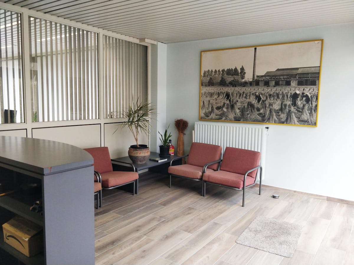 Vastgoedvennootschap met verhuurde magazijnen en opbrengsteigendom te Kortrijk - foto 5