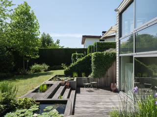 Charming Villa in a Sought-After Residential Area in Sint-Denijs-WestremThis detached villa, set on a 631 m² plot, offers a living area of 295 m²...