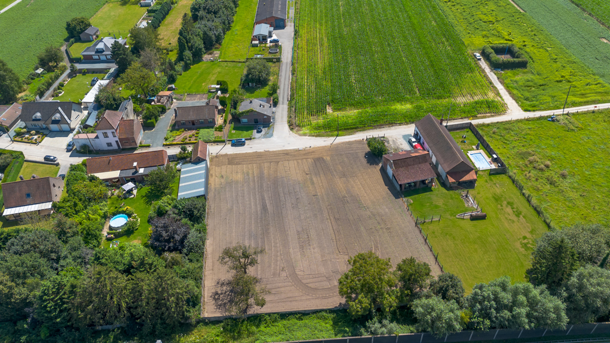 Bouwgrond voor het oprichten van een villa op 12a 98ca - foto 5