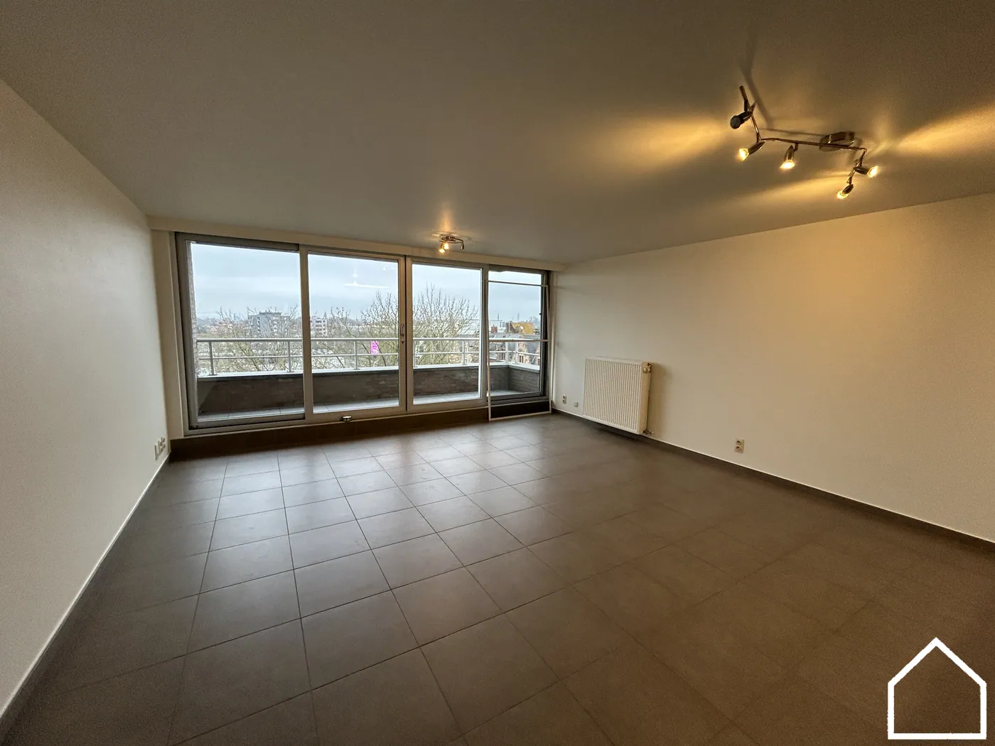 Appartement met 1 slaapkamer, terras en garage - foto 5