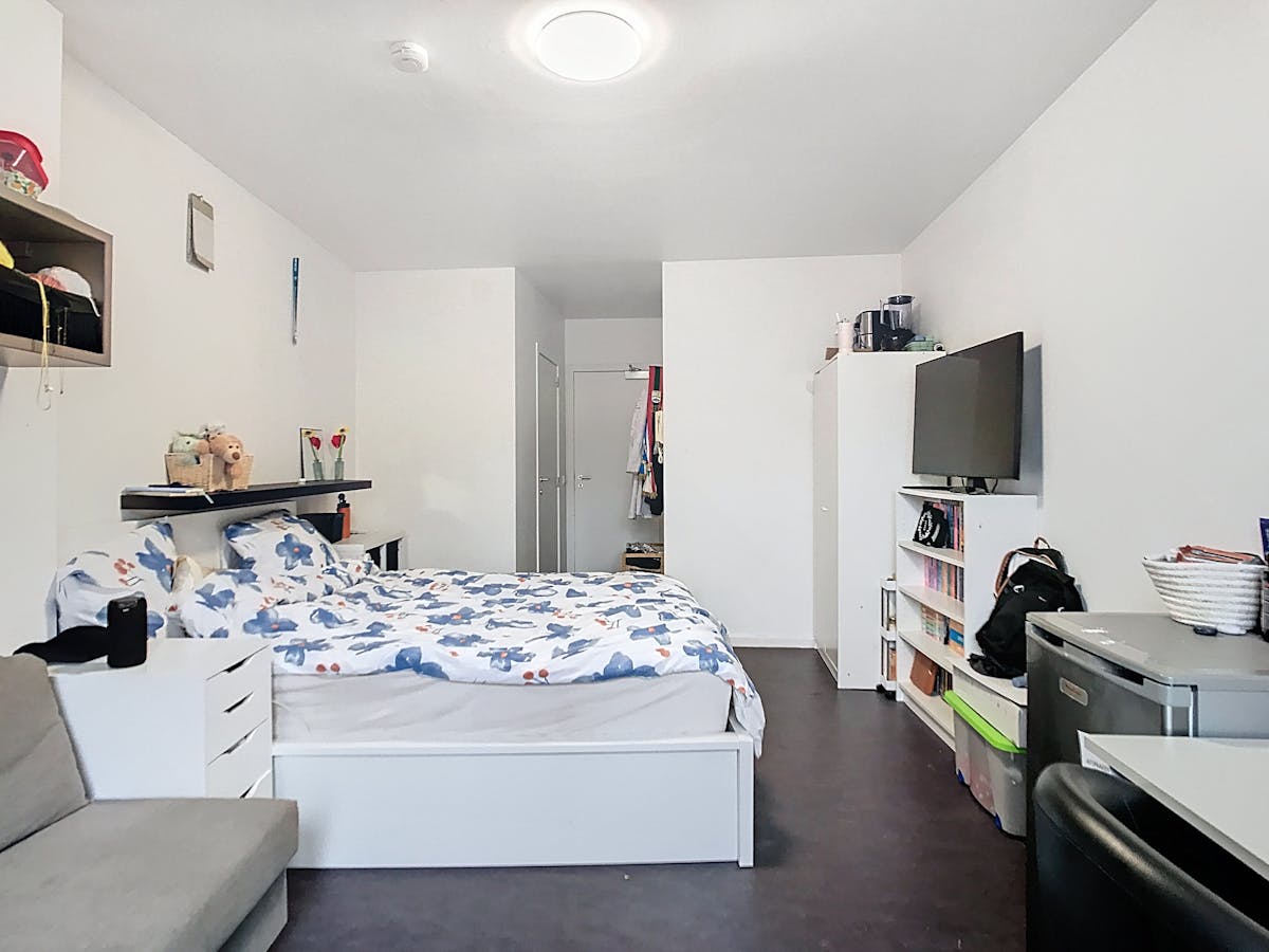 Student room for sale in a prime location in the Antwerp student district - photo 2