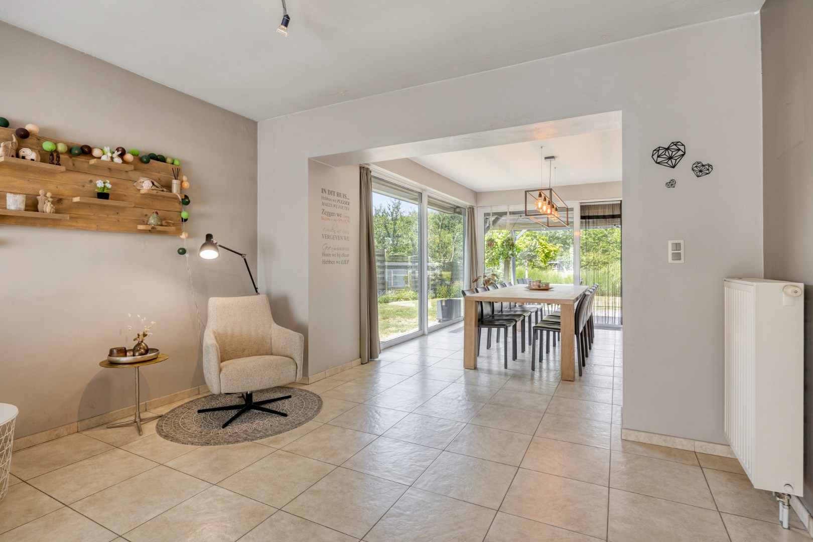 Ruime instapklare woning met 3 slpks op een perceel van 1.251 m² met prachtig uitzicht op achterliggend groen ! - foto 5