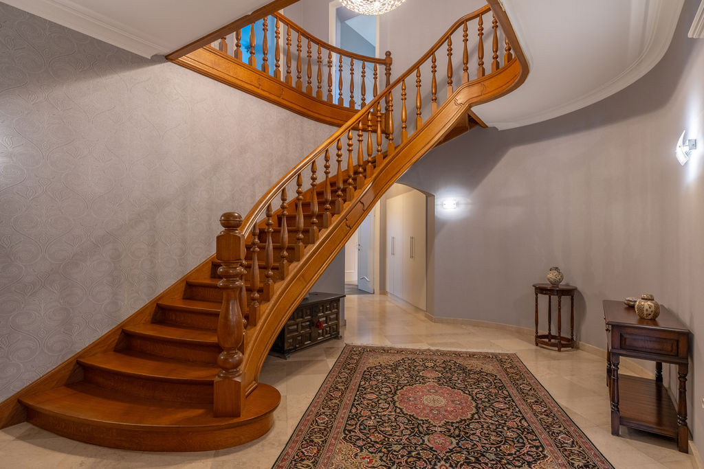 Apothekersvilla met handelsruimte, 5 slaapkamers en 2 badkamers.  - foto 5