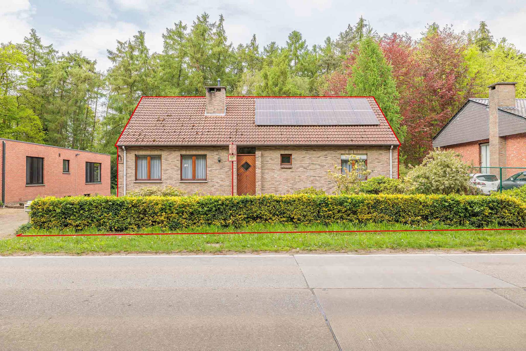 Open woning met 4slpk en volledige onderkeldering op 1.372m² - foto 1