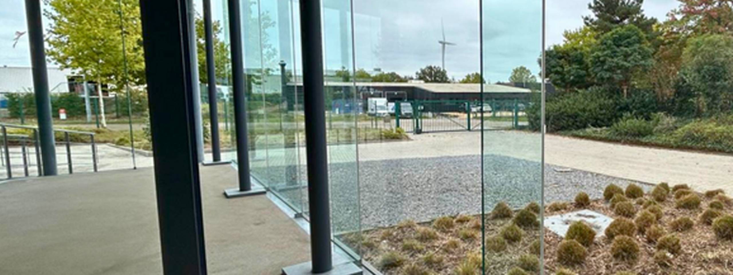 Modern alleenstaand bedrijfsgebouw te Genk - foto 5