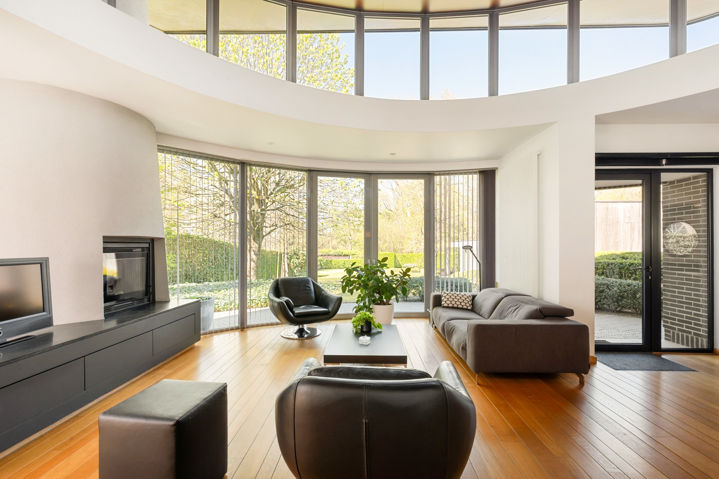 Karaktervolle gelijkvloerse villa met groen uitzicht achteraan! - foto 5