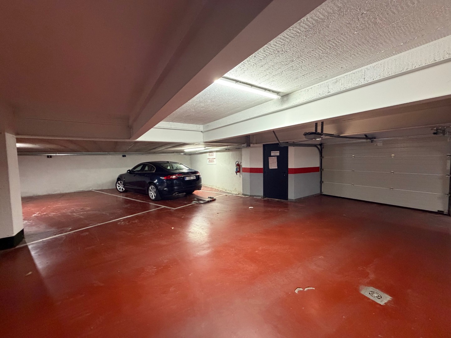 Zeer vlot toegankelijke autostaanplaats op het niveau -1 op zeer centrale ligging in Het Zoute, op Kustlaan - foto 3