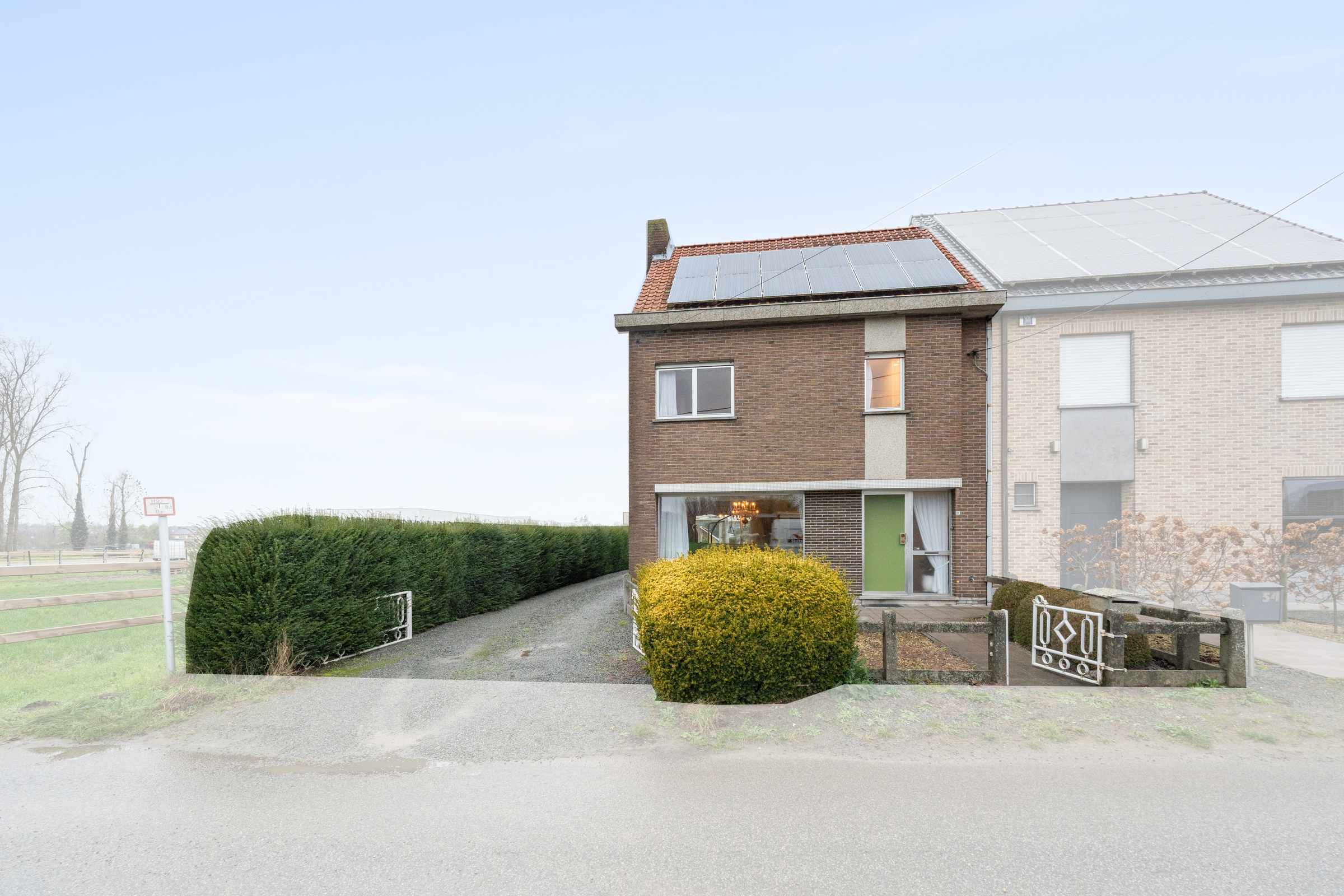 Halfopen woning met grote tuin in Dendermonde - foto 1