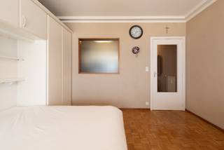 Studio op de zeedijk met panoramisch zeezicht door het grote schuifraam. Ingerichte keuken, leefruimte met kastbed, badkamer.Toplocatie nabij winkels...
