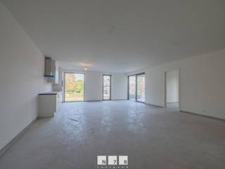 <p><strong>RESIDENTIE DE SPAR: IN HET CENTRUM VAN ELEN BIEDEN WE 13 ENERGIEZUINIGE NIEUWBOUWAPPARTEMENTEN TE HUUR AAN.<br /><br /><span>WERKWIJZE HUURDOSSIER<br /></span></strong><span>Interesse? Surf dan zeker naar onze advertentie via https://www.groepn.be/appartement-te-huur-in-dilsen-stokkem/7883077.<br />Uw kandidatuur kan ingediend worden via</span> https://mijnhuurprofiel.be/whise/7883077?subdomain=n78-vastgoed.<span><br />Aanvaarding gebeurt steeds in overleg met de verhuurder op basis van de gevraagde gegevens en documenten.</span><strong><br /><br />ALGEMEEN<br /></strong>Het project omvat 13 appartementen met 2 slaapkamers en 1 appartement met 3 slaapkamers. Alle appartementen zijn voorzien van een ruim terras én een privatieve carport.<br /><strong><br />INDELING <br /></strong>Het gebouw bestaat uit een gelijkvloerse verdieping met 7 appartementen en een eerste verdieping waar zich eveneens 7 appartementen bevinden. Alle appartementen zijn volledig ingericht en voorzien van alle comfort. <br /><br />De appartementen zijn voorzien van een inkomhal, apart toilet, ruime woonkamer met open geïnstalleerde keuken, berging, 2 of 3 slaapkamers en een mooi, ingerichte badkamer. Alle appartementen beschikken over een ruim terras en de gelijkvloerse appartementen hebben bovendien aansluitend een private tuin.<br /><br /><strong>ZONNEPANELEN</strong><br />Alle appartementen zijn voorzien van privatieve zonnepanelen die aldus aangesloten zijn op het betreffende appartement. De appartementen zijn bijzonder energiezuining en hebben een max. E-peil van E10. Als huurder geniet u dus van een lage energiefactuur. <br /><br /><strong>CARPORTS & PARKEERPLAATSEN</strong><br />Elk appartement beschikt over zijn eigen privatieve carport. Bovendien zijn er nog 7 buitenparkings beschikbaar die kunnen bijgehuurd worden. <br /><strong><br />WERKWIJZE HUURDOSSIER<br /></strong>Interesse? Surf dan zeker naar onze advertentie via<br />Uw kandidatuur kan ingediend worden via<br />Aanvaarding gebeurt steeds in overleg met de verhuurder op basis van de gevraagde gegevens en documenten.<br /><br /><strong>HUURPRIJZEN EN BELANGRIJKE HUURINFO <br /></strong>- Maandelijkse huurprijs: 945 EUR tot 1.075 EUR per maand, afhankelijk van het appartement.<br />- Gemeenschappelijke kosten: 75 EUR of 85 EUR per maand, afhankelijk van het appartement.<br />- Huurwaarborg: 3 maanden huur.<br />- Gewenste duur huurcontract: in onderling overleg.<br />- Onmiddellijk beschikbaar.<br />- Kosten plaatsbeschrijving in- én uitrede zijn voor de helft ten laste van de huurder.<br />- Verschillende oppervlaktes beschikbaar.<br /><br />Bekijkt u deze advertentie via een aanverwante vastgoedsite, surf dan zeker naar onze website <strong>www.N78vastgoed.be</strong> voor een uitgebreide beschrijving en foto's. <strong>Meer info: +32 (0)491 53 54 24 of silvia@N78vastgoed.be.</strong></p>