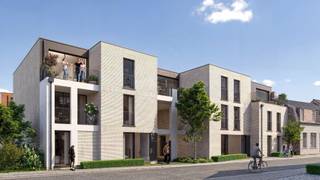In het CENTRUM van HERZELE vlakbij de GROENLAAN komt het nieuwbouwproject residentie Starsky &amp; Hutch. <br />Dit benedenappartement heeft een eigen tuintje van 26,81m², een living met schuifraam naar het terras aan de rustige binnenkern achteraan! Het appartement telt 2 slaapkamers, badkamer met bad en douche mogelijkheid en een grote bergruimte. Mogelijkheid tot aankoop van een privatieve, overdekte staanplaats voor 1 of 2 wagens. <br />Neem zeker een kijkje op onze BEWEEGBARE 3D SIMULATIE op www.JUNOVASTGOED.be