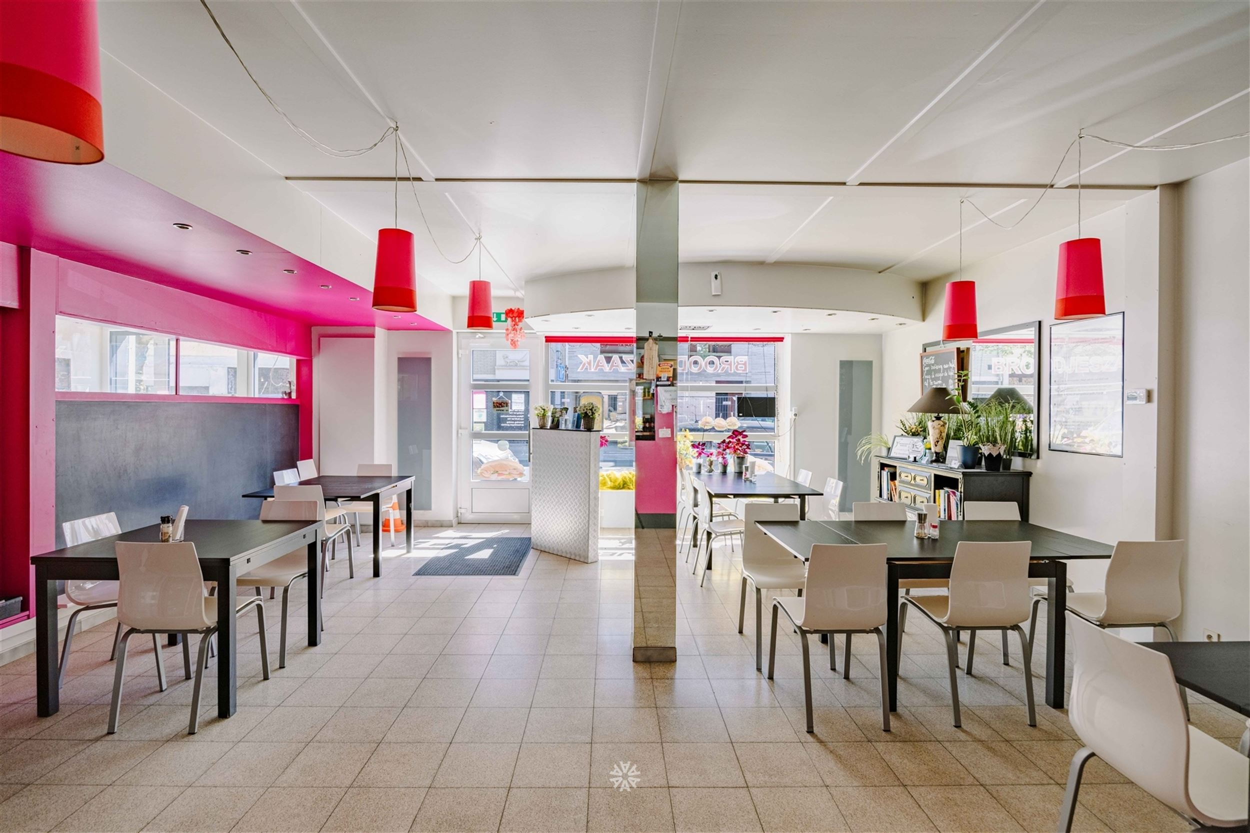 Woonst/ appartement met veelzijdige (handels)ruimte in de dorpskern van Destelbergen - foto 4