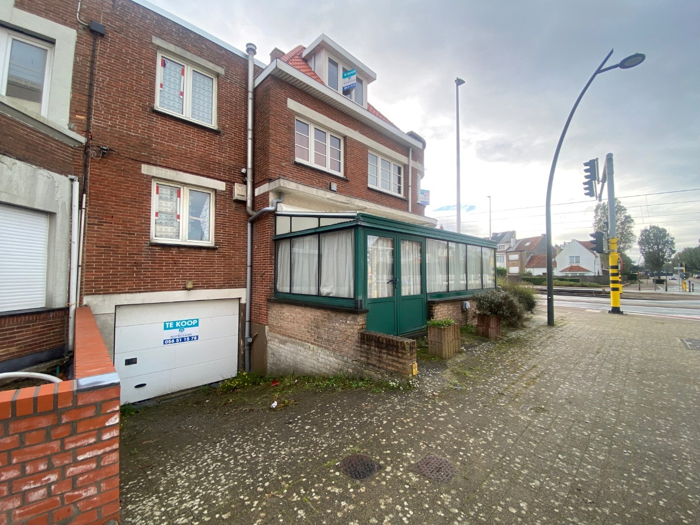 Te renoveren appartement met 1 ruime slaapkamer en mogelijkheid tot aankoop garage in gebouw - foto 1