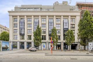 Ontdek deze instapklare kantoorruimte van ca. 230 m², ideaal gelegen in het centrum van Kortrijk. Dankzij de centrale ligging, goede bereikbaarheid...