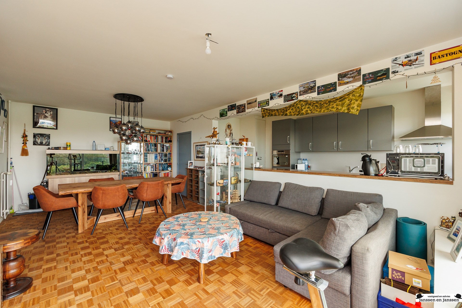 Bemeubeld 2-slaapkamerappartement met prachtig uitzicht! - foto 4