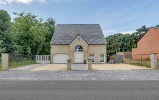 Ruime en rustig gelegen woning – Faesschehoeveweg 28, MaasmechelenIn een rustige en kindvriendelijke buurt van Maasmechelen, aan de Faesschehoeveweg...