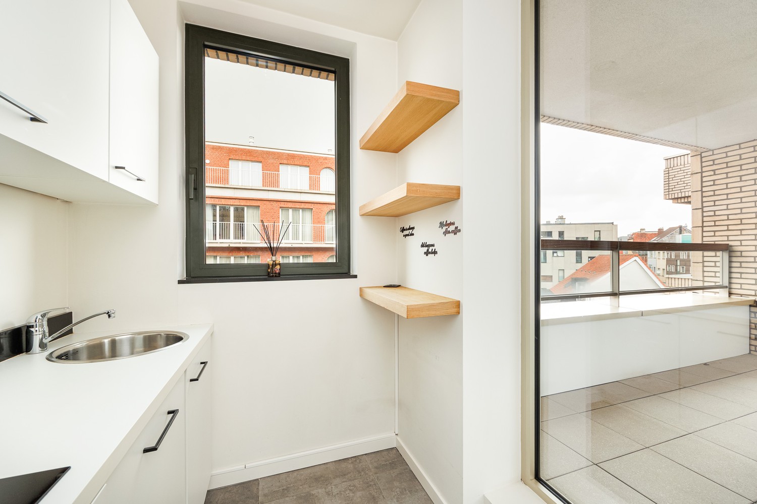 Recent 1-slaapkamer appartement met terras vlakbij Park Spoor Noord - photo 5