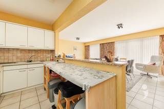 Ontdek dit verzorgd en instapklaar appartement gelegen in de Notelarenweg te Herent. Het appartement werd gebouwd in 1992 en bevindt zicht op de...