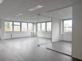 Op een vlot bereikbare locatie in Anderlecht, langs de Paapsemlaan, bieden wij deze recent gerenoveerde kantoorruimtes te huur aan. Het gebouw...