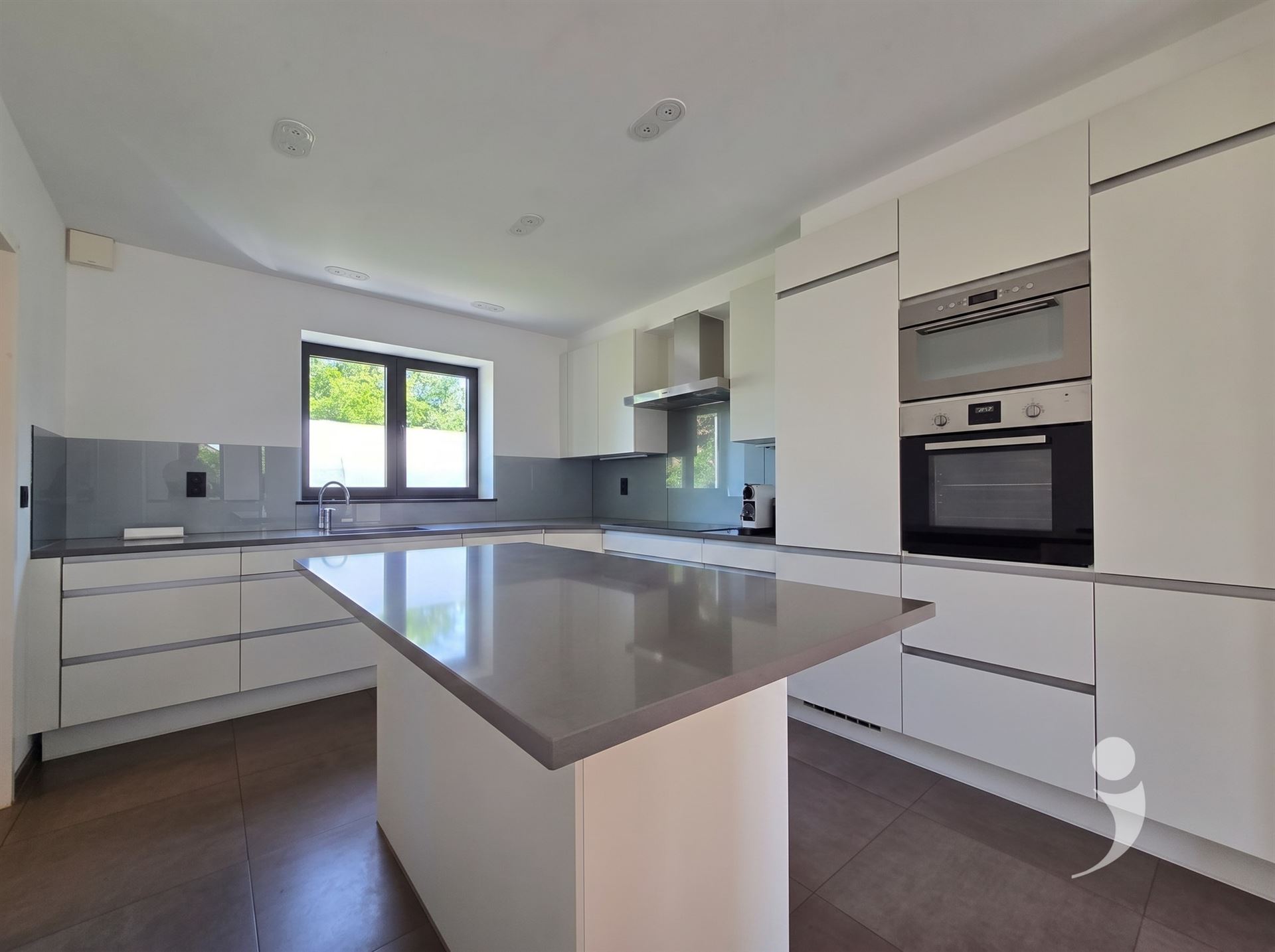 Moderne, ruime vrijstaande woning met hoogwaardige afwerking en zonnige tuin - foto 5