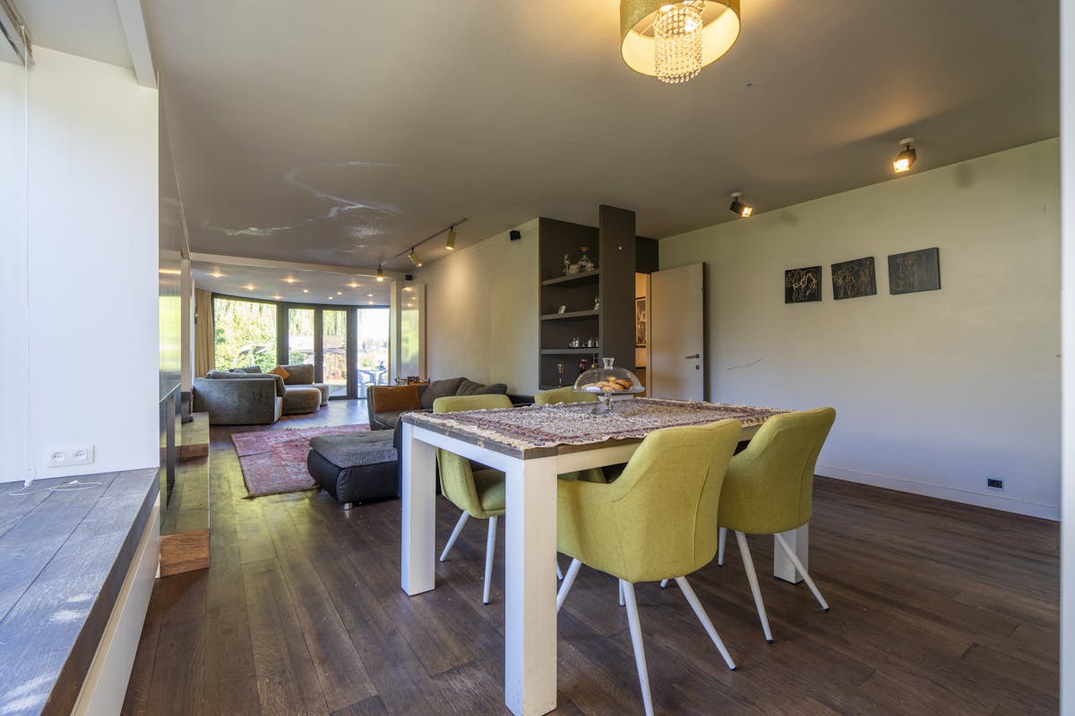 Ruim huis te koop in kortrijk met tuin en 4 slaapkamers - foto 3