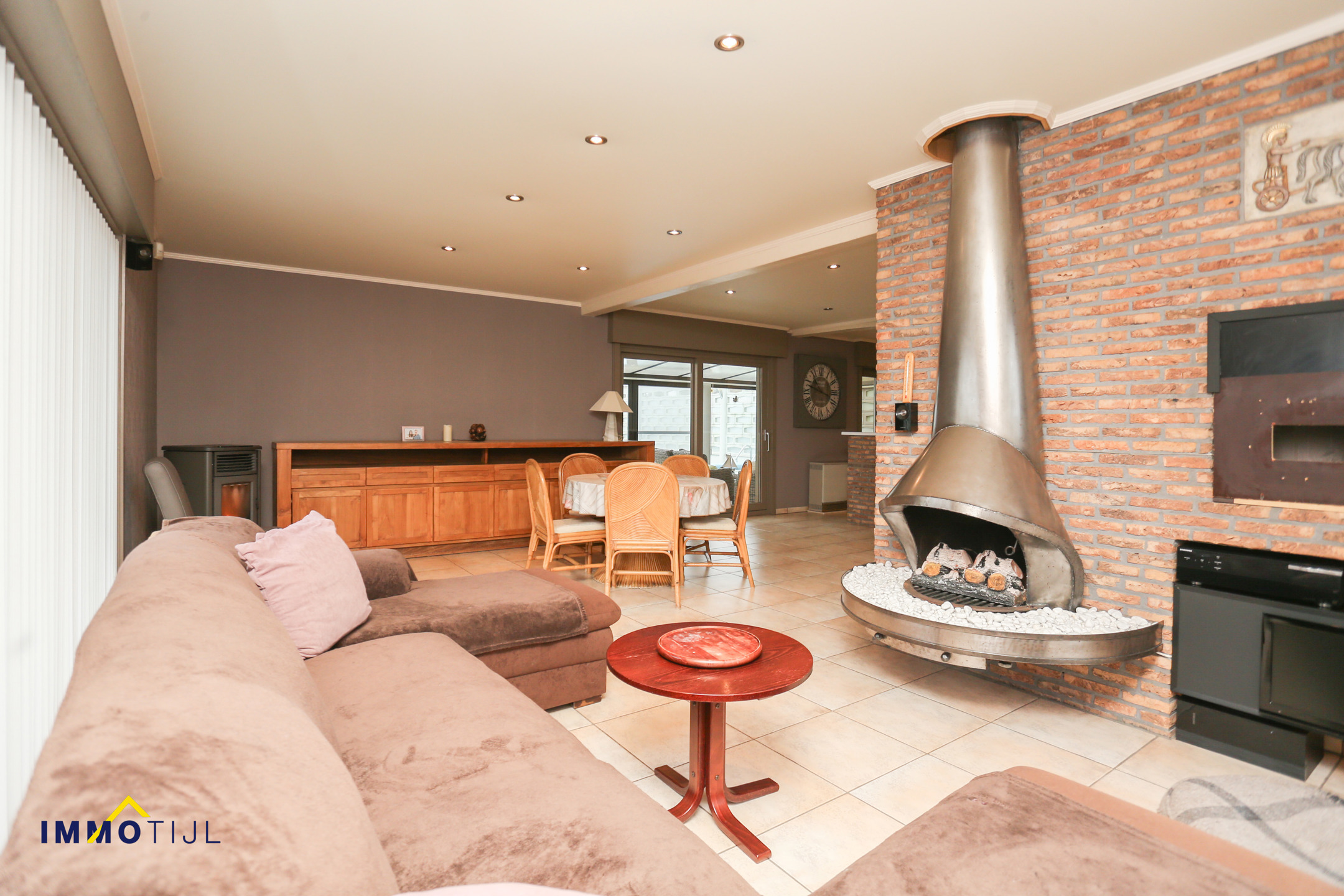 Fraaie woning met loods/magazijn op 10are te Dendermonde. - foto 2