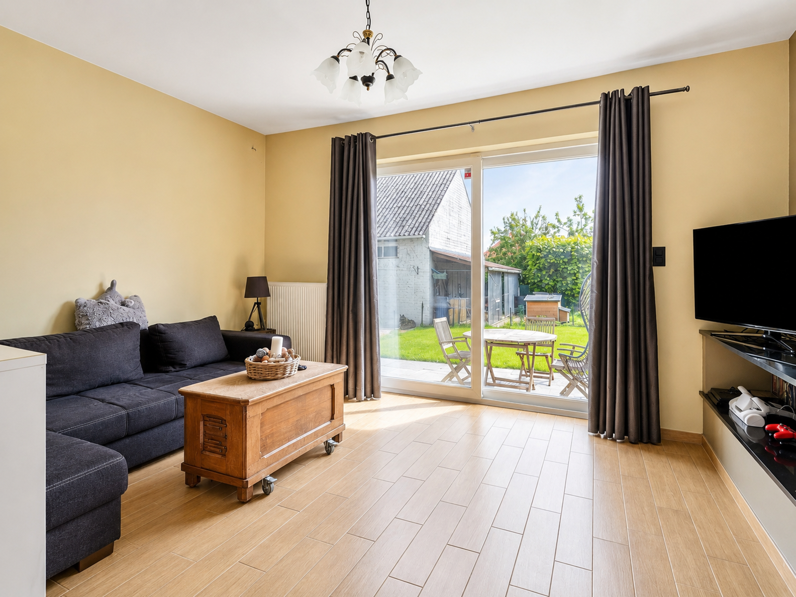 Zeer ruime woning met dubbele garage - foto 4