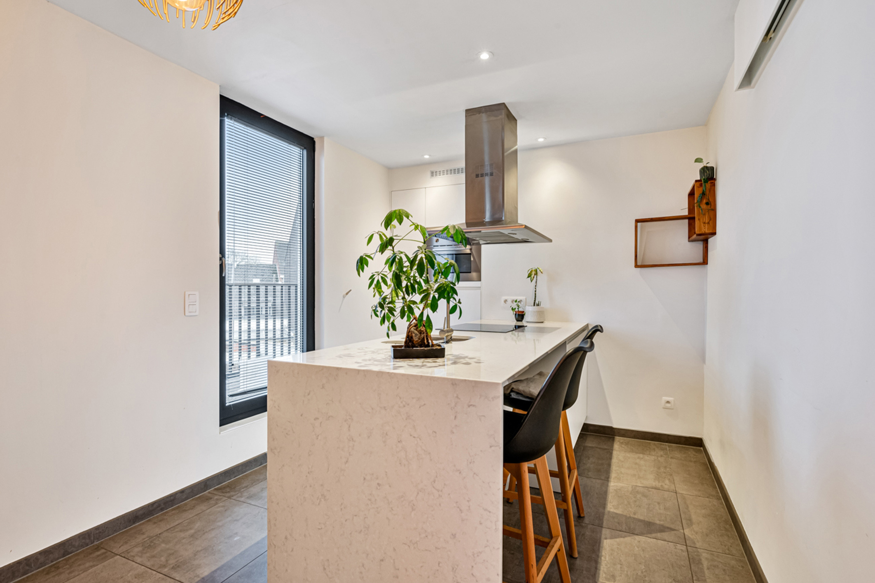Gezellig appartement in hartje Lebbeke met 2 staanplaatsen! - foto 5