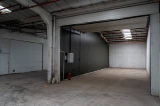 Magazijn van ca. 100 m² te huur in Poperinge. Het pand is gelegen in de nabijheid van diverse invalswegen en het centrum van...