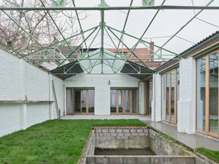 Opportuniteit! Architecturale woning ontworpen door GAFPA architecten met tuin, garage en atelierruimte op een boogscheut van het stadscentrum.Voor...
