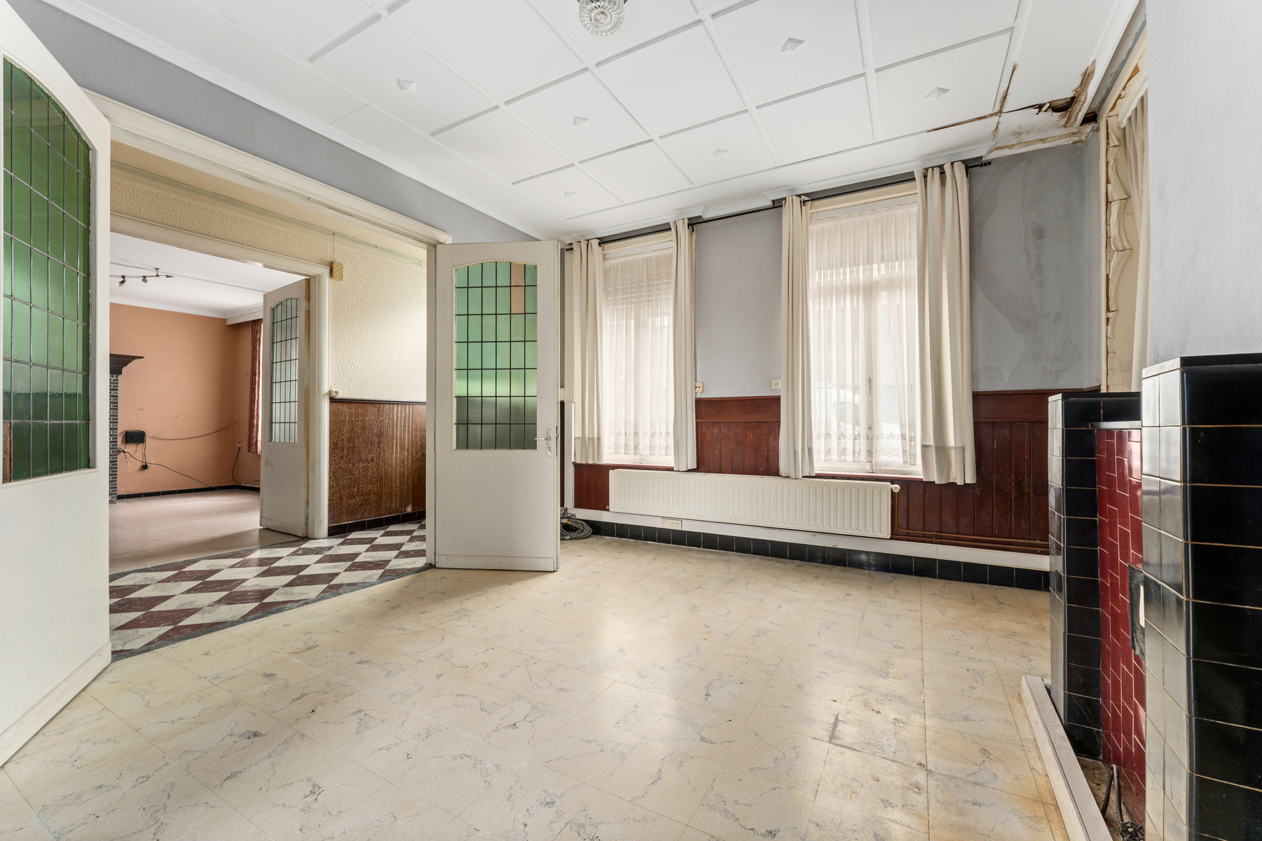 Ruime te renoveren woning met garage in centrum Kortemark - foto 4