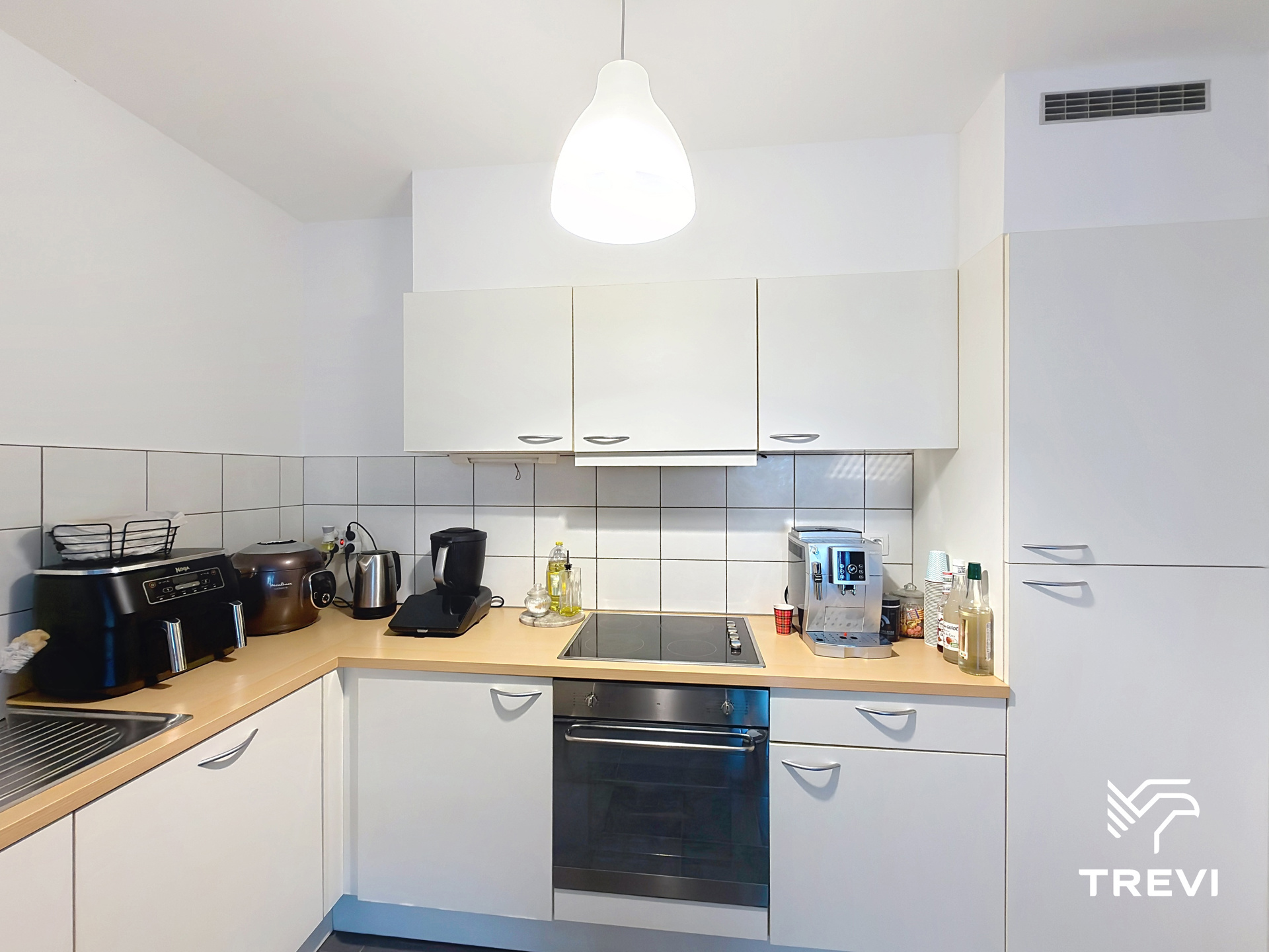 Lichtrijk 1-slaapkamerappartement met terras en garage! - foto 5