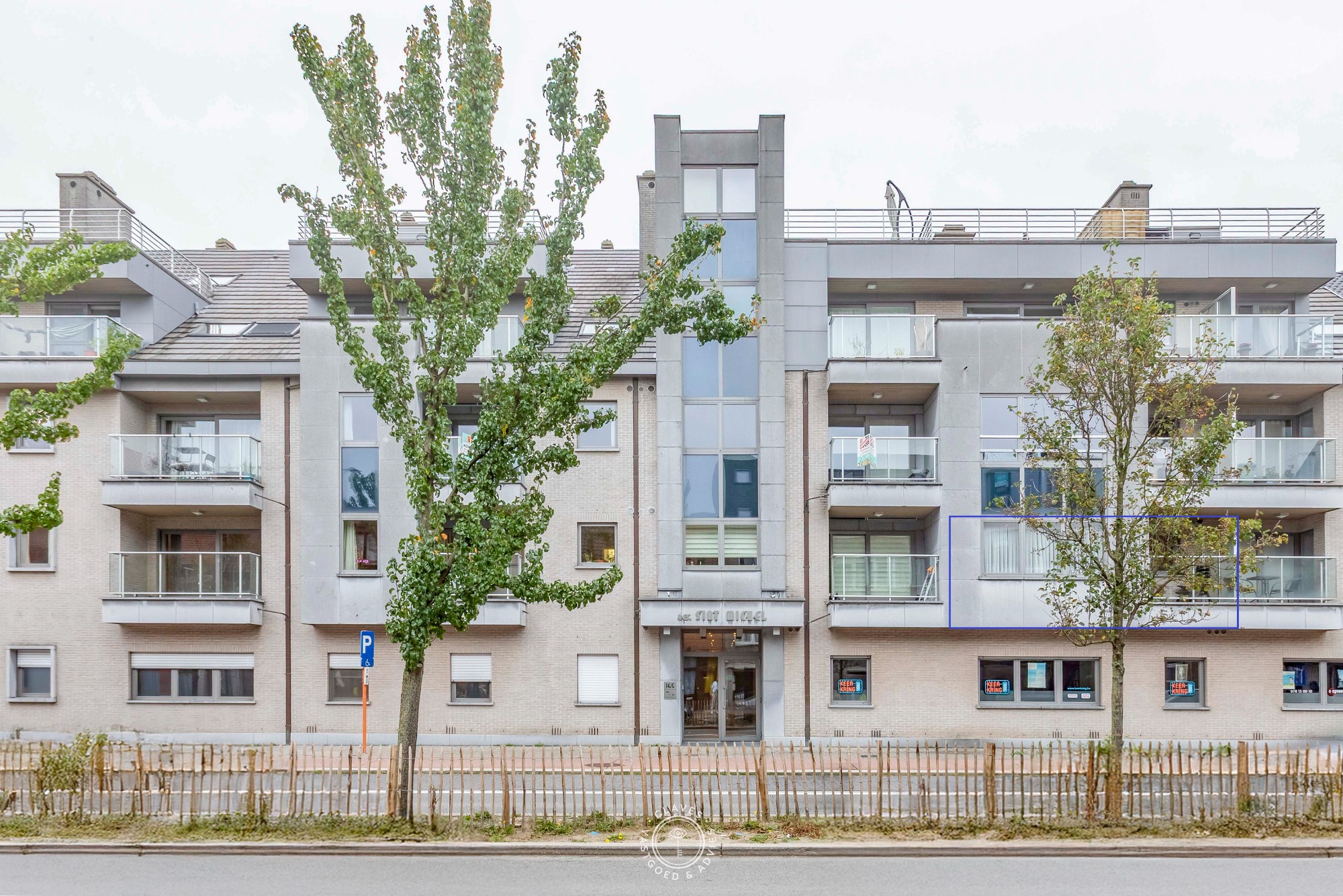 Centraal gelegen appartement met twee terrassen en autostaanplaats - foto 1