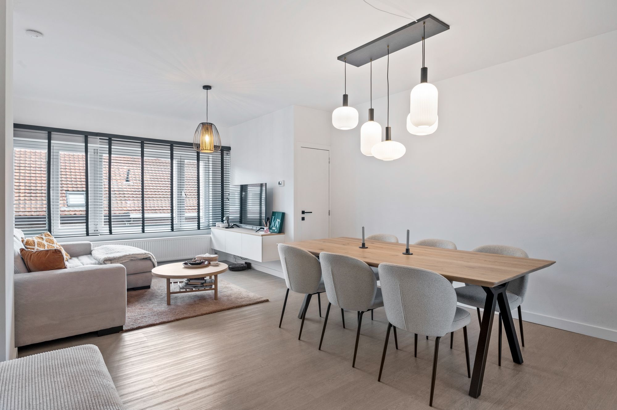 Gezellig, instapklaar twee slaapkamer appartement op topligging in hartje Ekeren! - foto 1