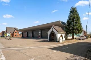 Ruime en multifunctionele opslagplaats te koop in Budingen met tal van mogelijkhedenIn Zoutleeuw (Budingen) bieden wij deze uitzonderlijk ruime en...