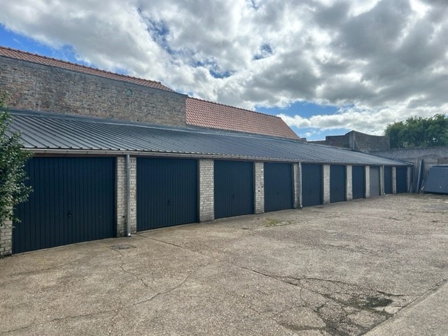 Garages au cœur de Mariakerke - photo 1